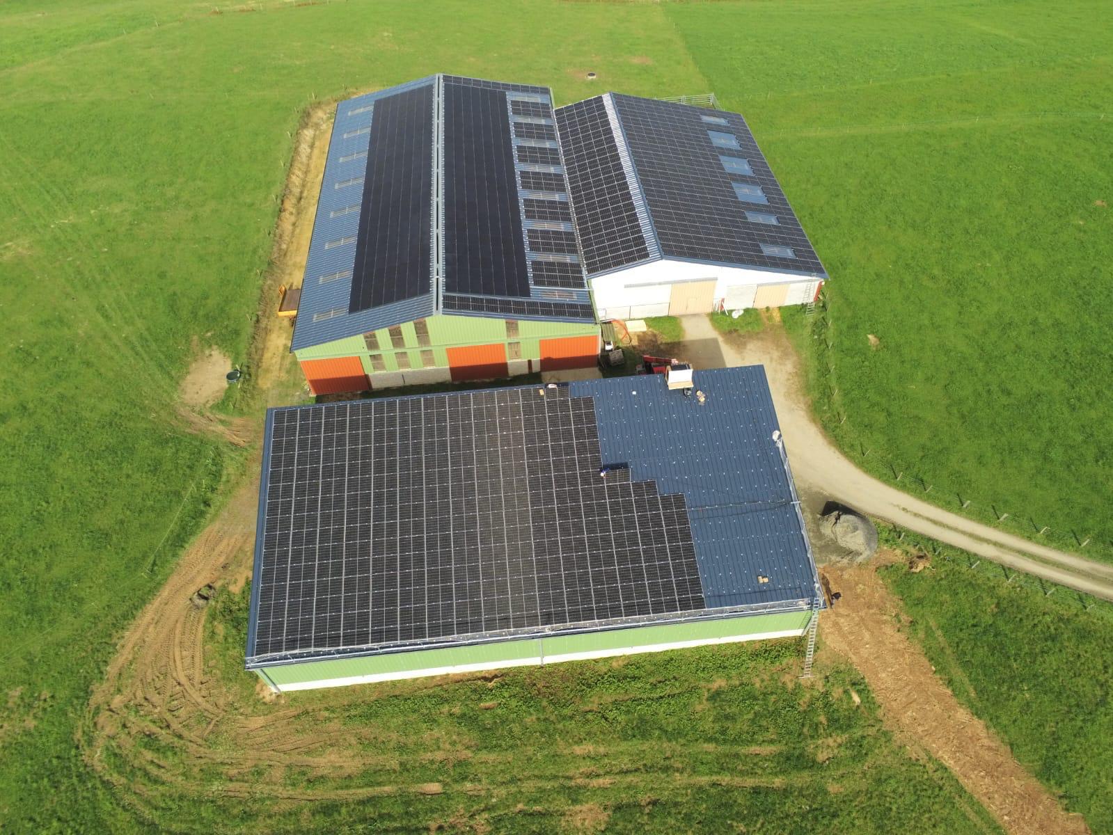 Hangar photovoltaïque industriel